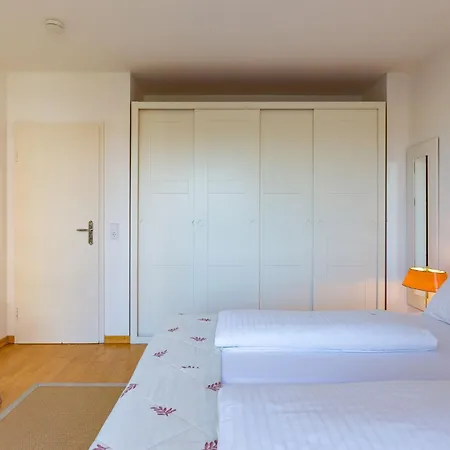 Haus Halligblick 10 *